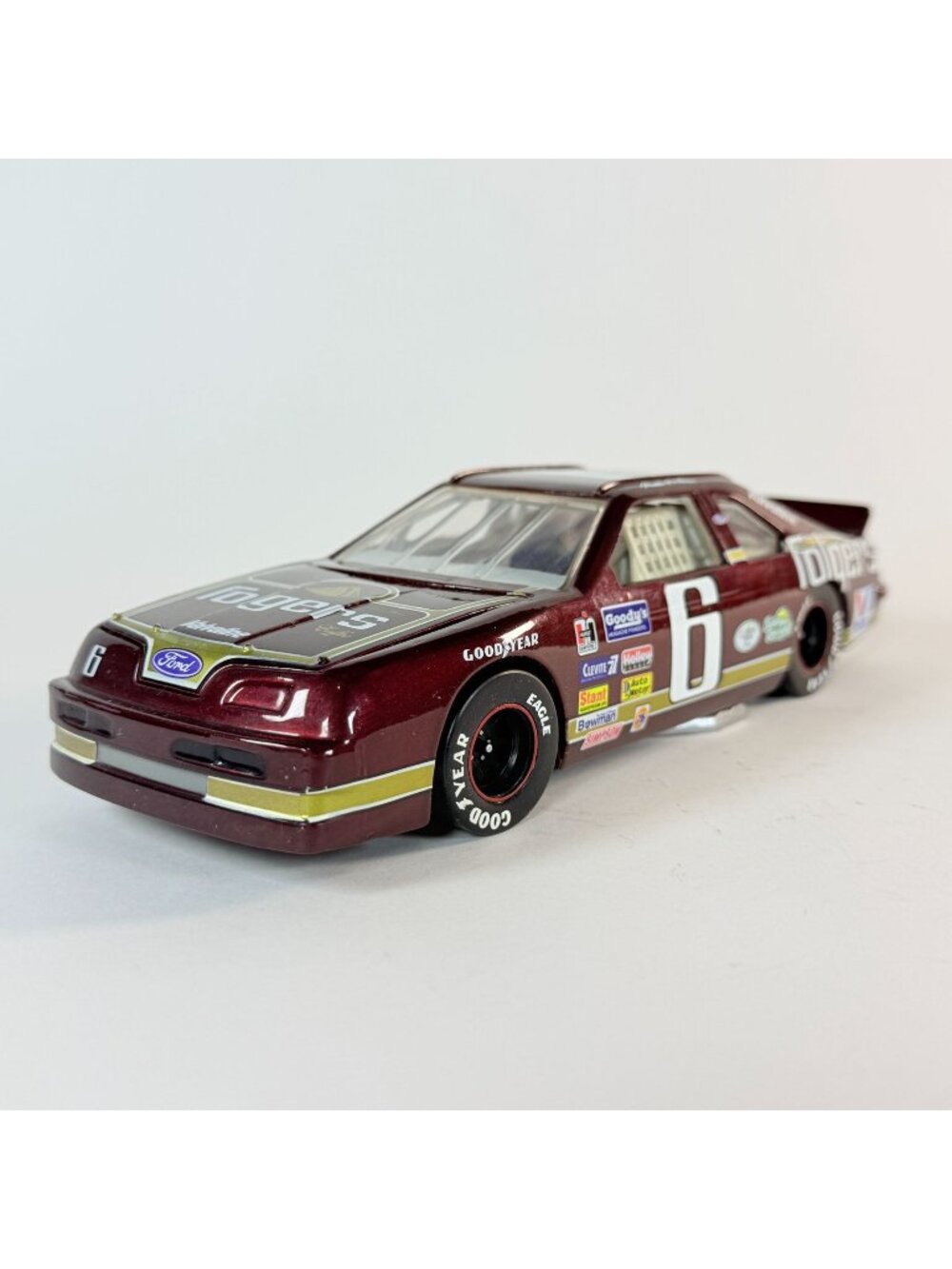 Mark Martin #6 Folgers Ford Thunderbird 1:24 NASCAR Diecast Racing Collectables
